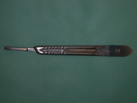 Bard Parker scalpel handle size 4 w